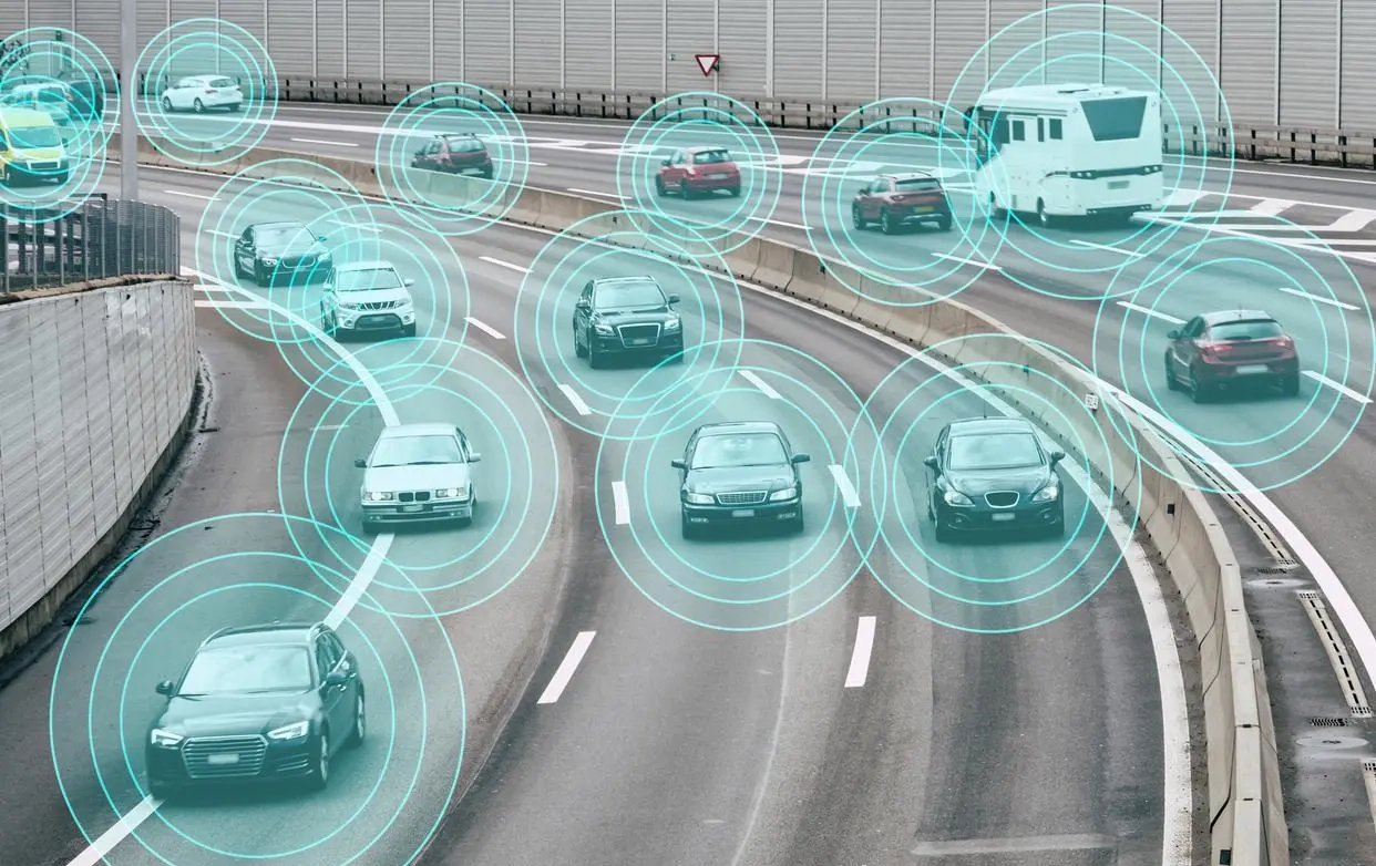 智能驱动 未来出行——AI技术在新能源电动汽车领域的应用探析