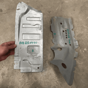 A 2136180400 右后地板贴  适用于奔驰213